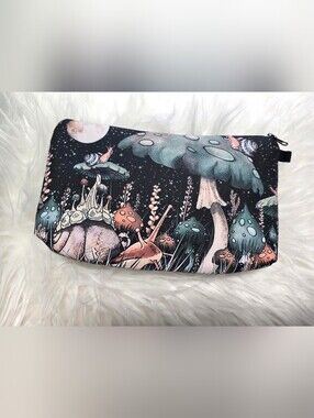 ✨🍄NWOT Cottagecore Mushroom & Snail Zipper Cosmetic Pouch / Makeup Bag
